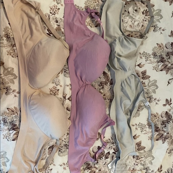 Medela Other - 3 maternity/nursing bras